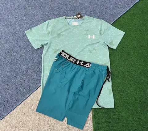 Under Armour T-shirt & Shorts Set