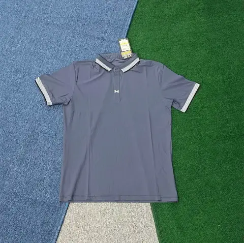 Under Armour T-shirt