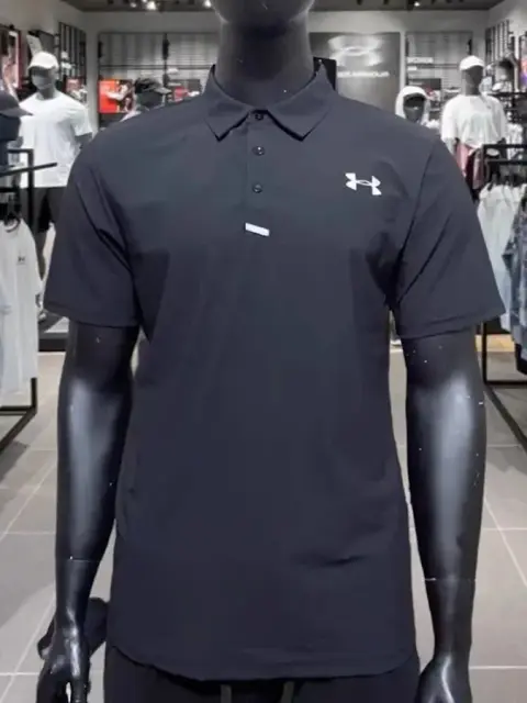 Under Armour T-shirt