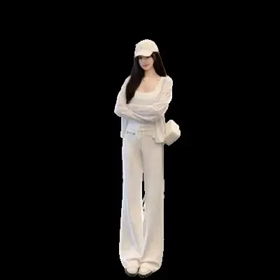CHANEL pants