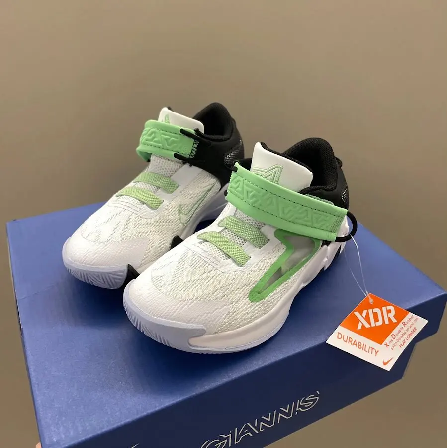 Nike children's slippers Shoes