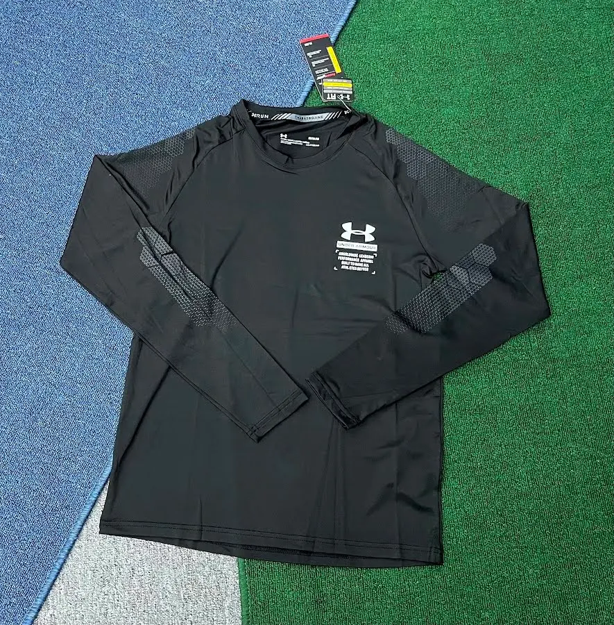 Under Armour Sweatshirt
