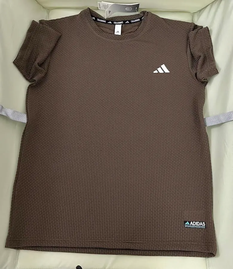 Adidas T-shirt