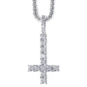 LUXTA Reverse Crossf Necklace