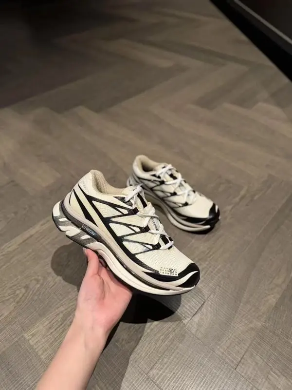 Trendy chunky sneakers