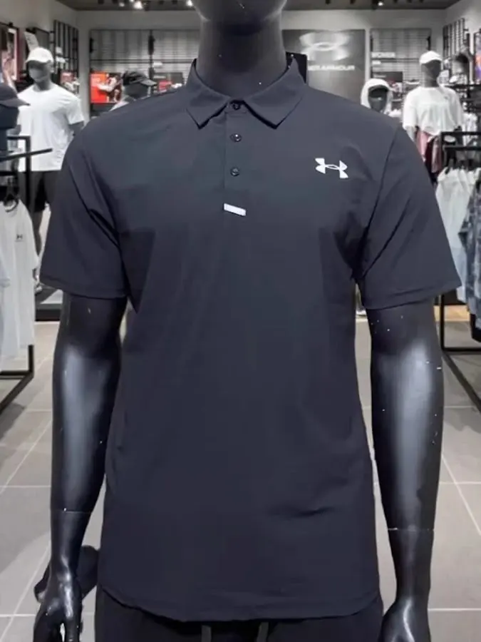 Under Armour T-shirt